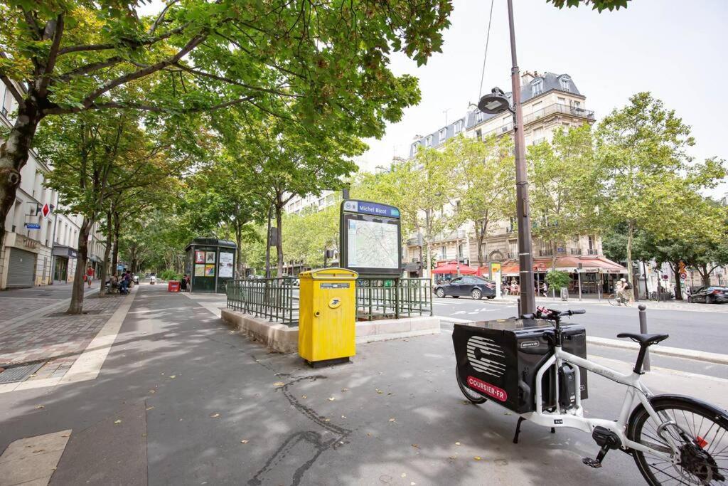 Paris Naturellement Luaran gambar